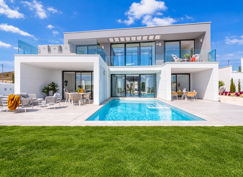 Aqua Villa luxury villa Altaona Golf with water features