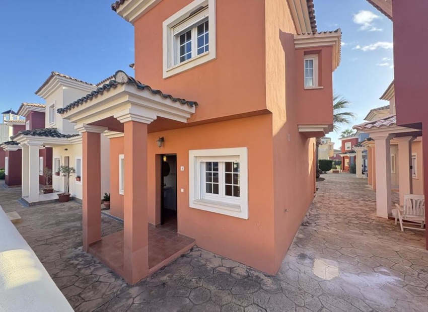 Dormitorio luminoso villa Murcia