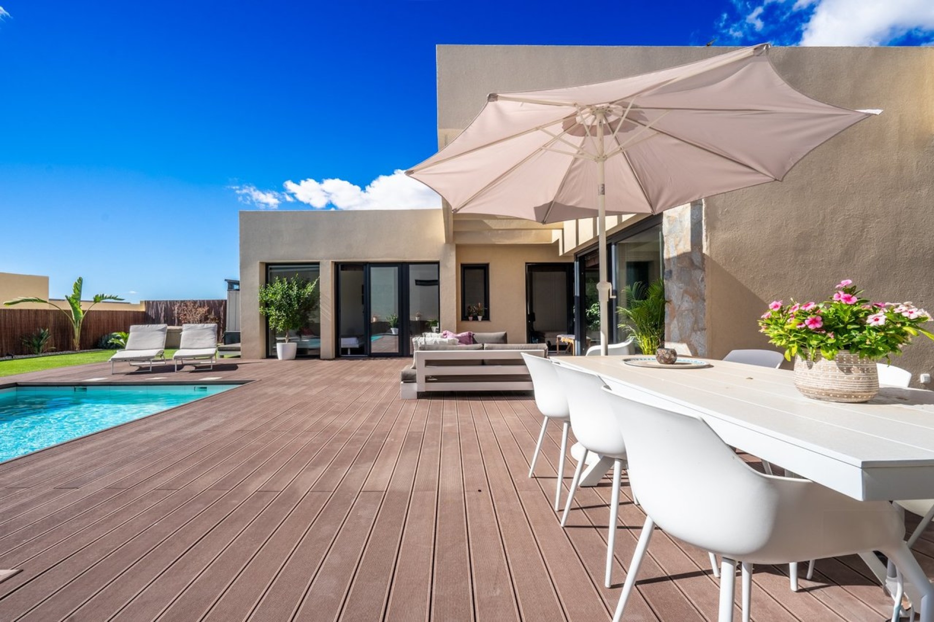 Moderne luxe woonkamer Spirit Villa