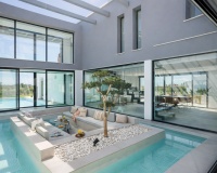 Moderne woonkamer grote ramen Altaona