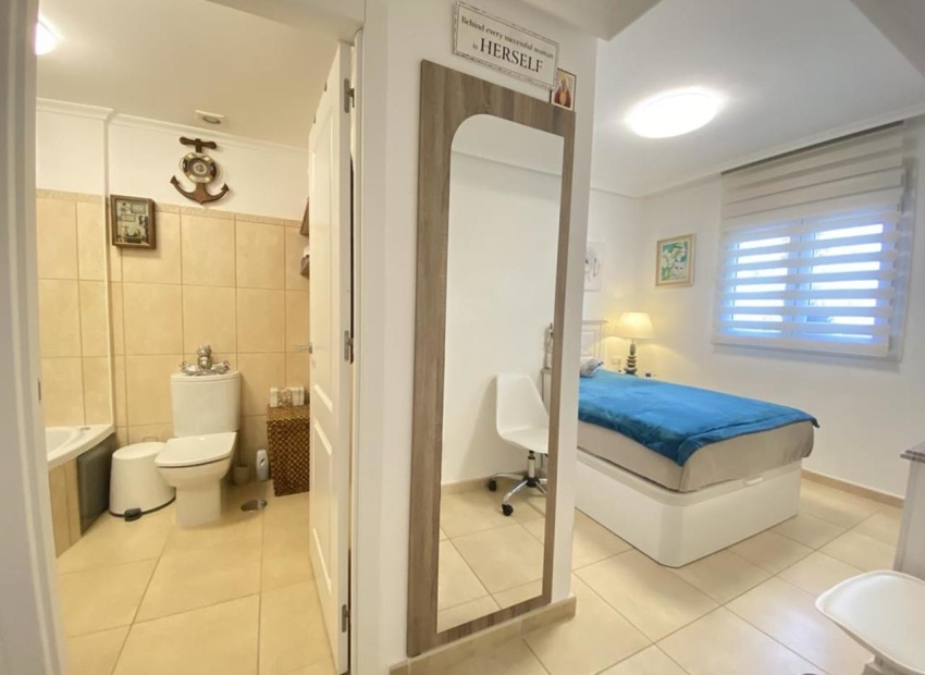 Resale - Apartment - Altaona Golf and Country Village