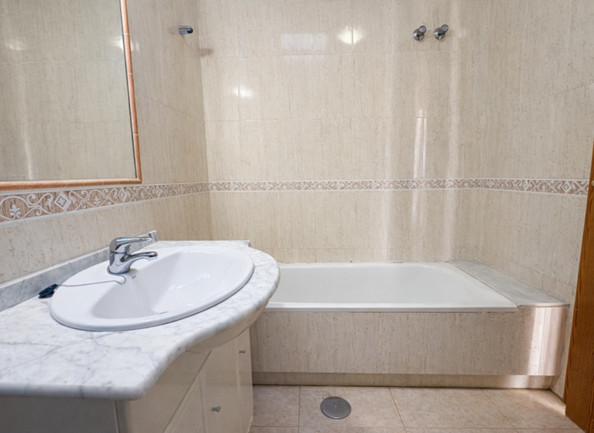 Resale - Townhouse - Sucina