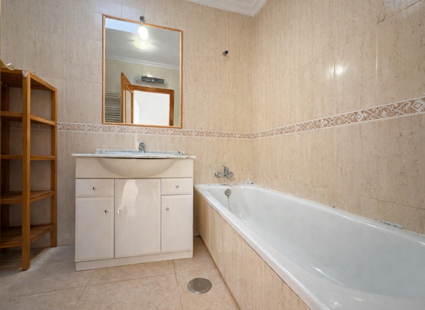 Resale - Townhouse - Sucina