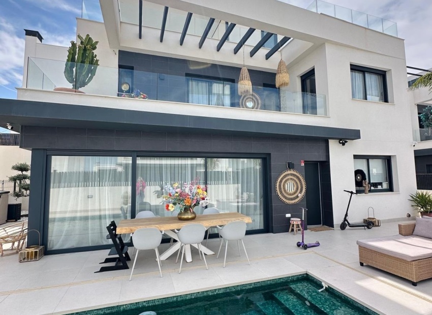 Resale - Villa - Algorfa - La Finca Golf