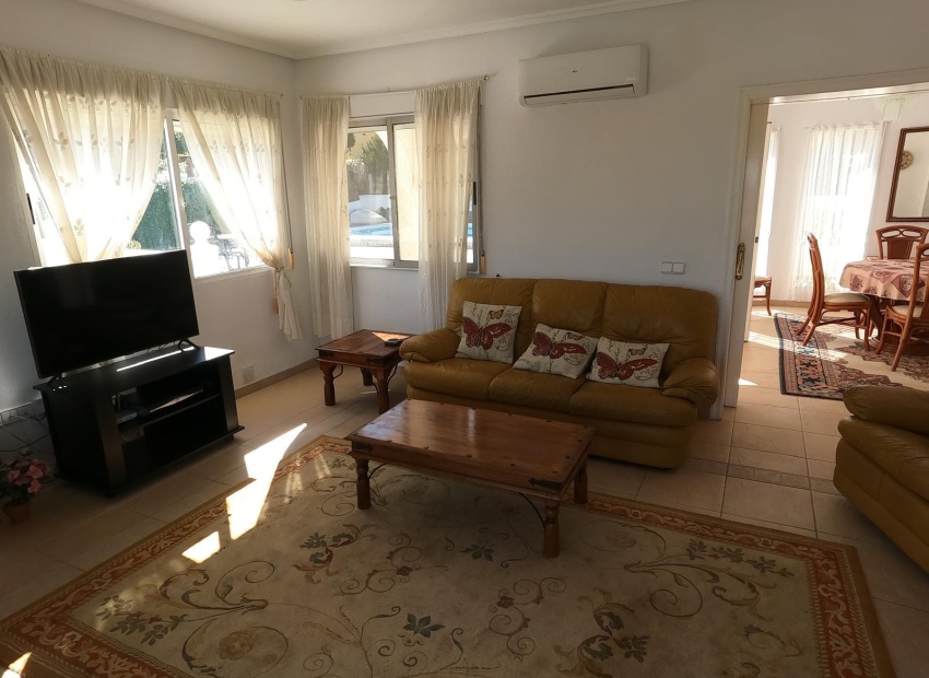 Resale - Villa - Algorfa