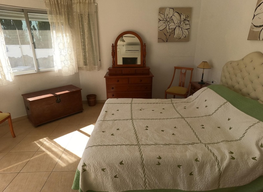 Resale - Villa - Algorfa