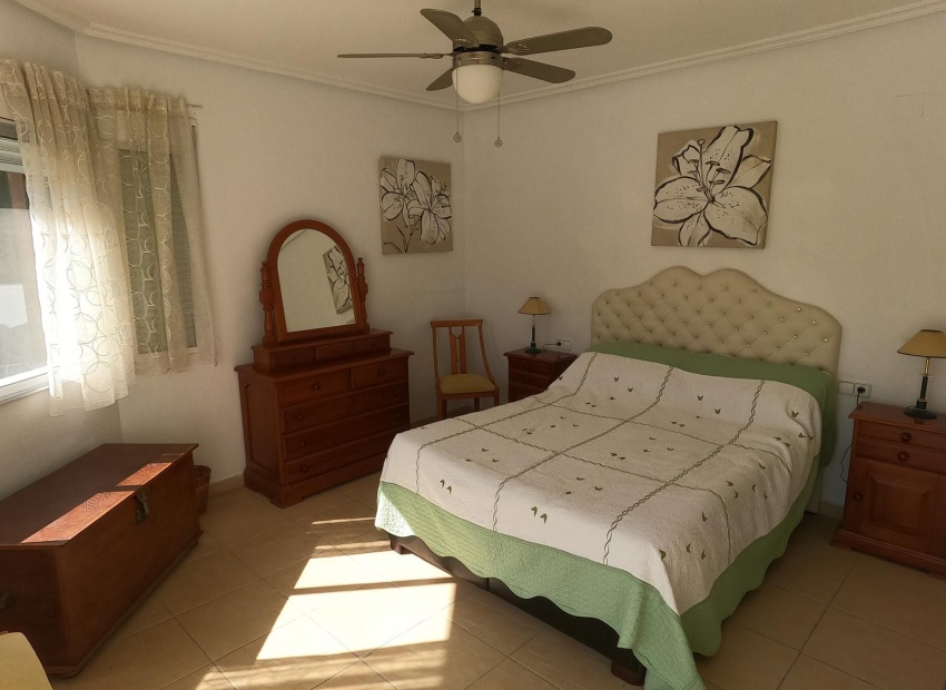 Resale - Villa - Algorfa