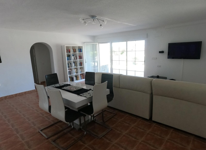 Resale - Villa - Algorfa