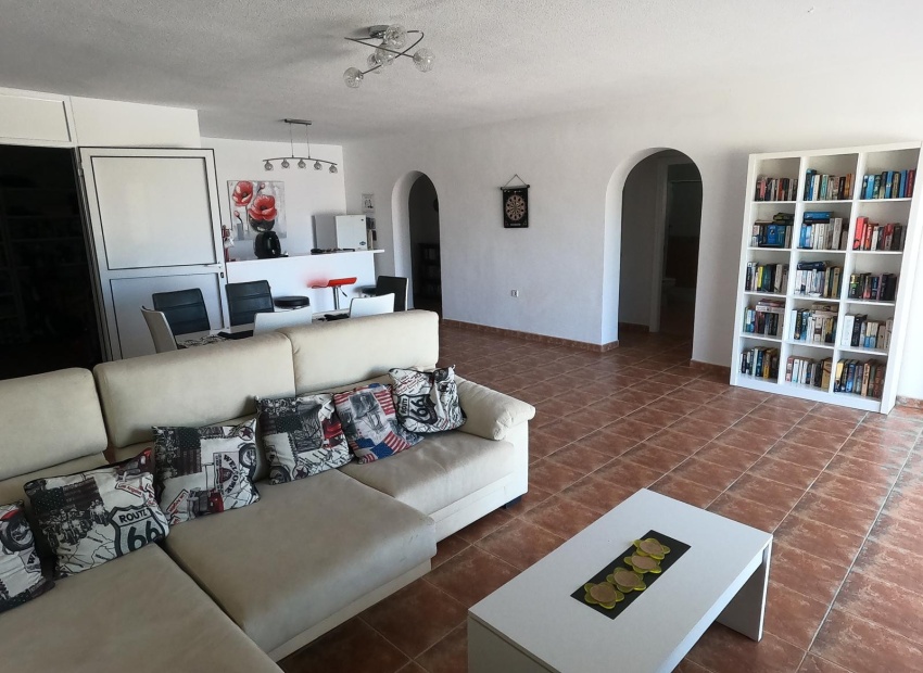 Resale - Villa - Algorfa
