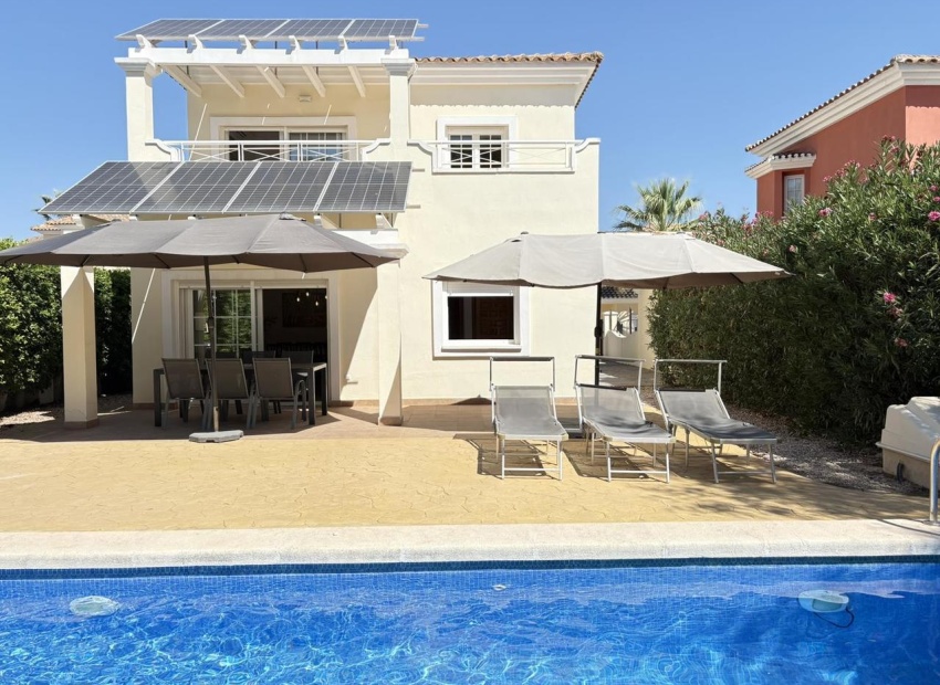 Resale - Villa - Altaona Golf and Country Village