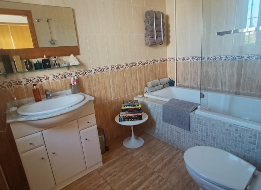 Resale - Villa - Avileses