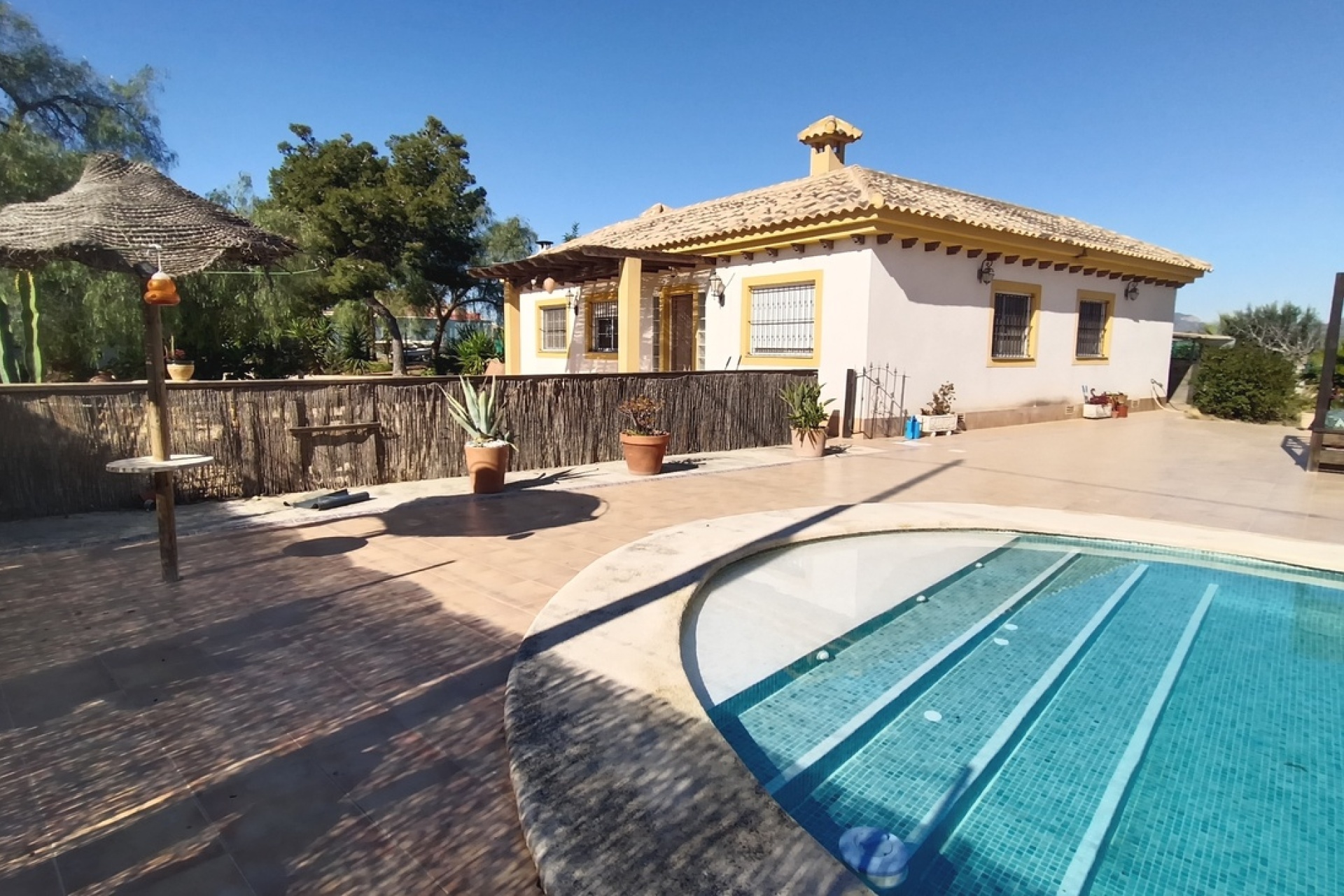 Resale - Villa - Avileses
