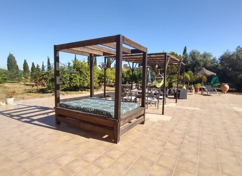 Resale - Villa - Avileses