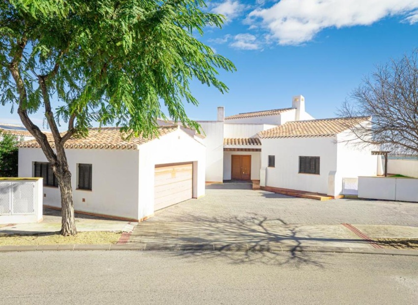 Resale - Villa - El Valle Golf Resort