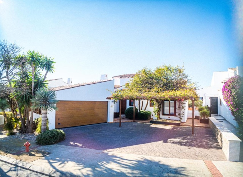 Resale - Villa - El Valle Golf Resort