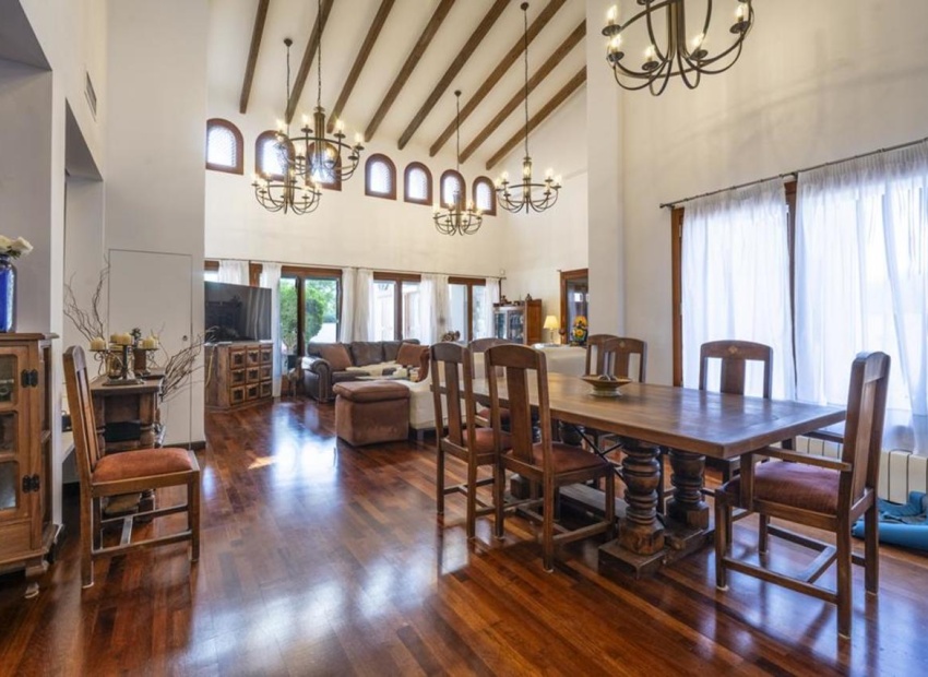 Resale - Villa - El Valle Golf Resort