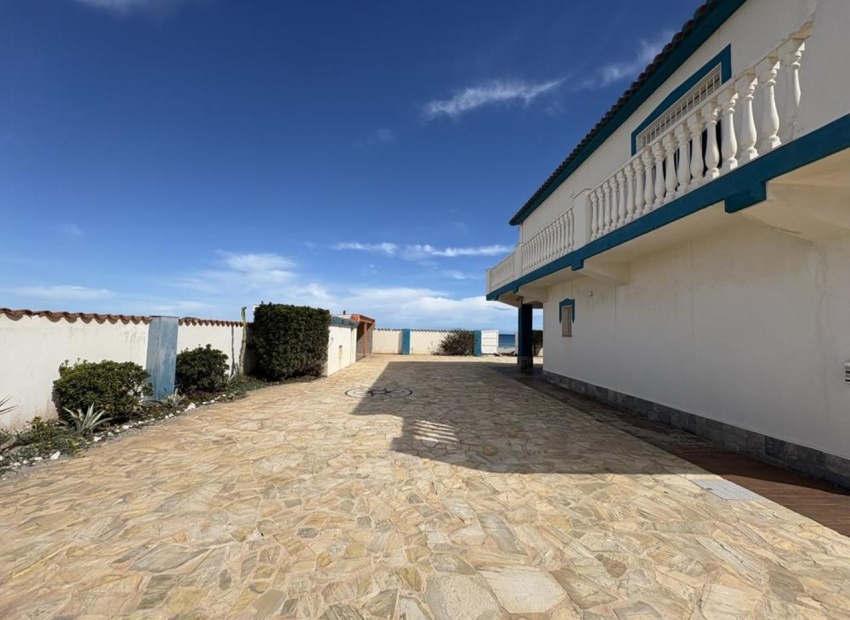 Resale - Villa - La Manga del Mar Menor