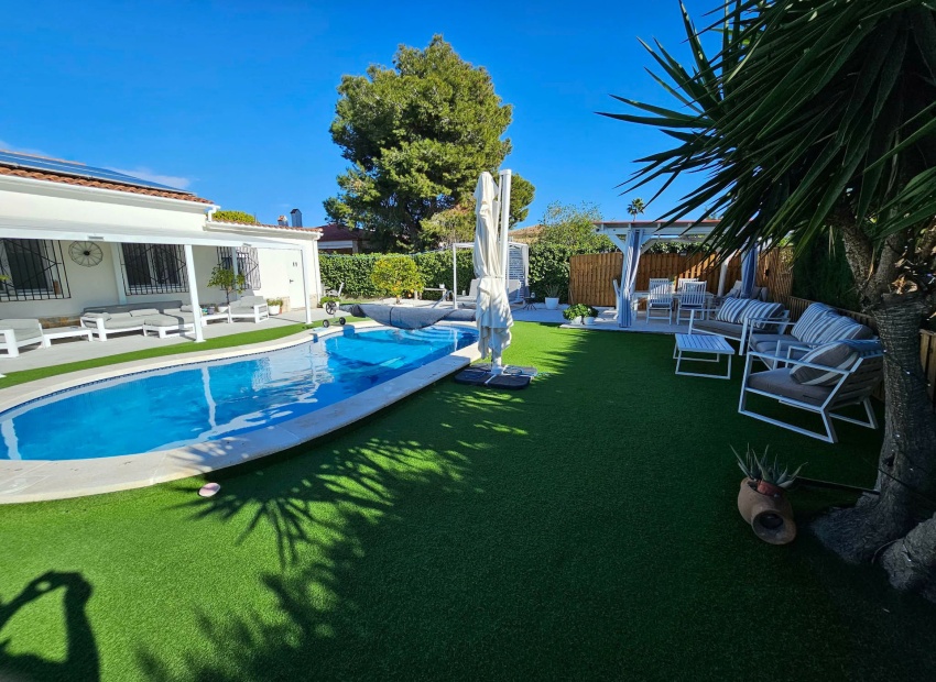 Resale - Villa - San Fulgencio