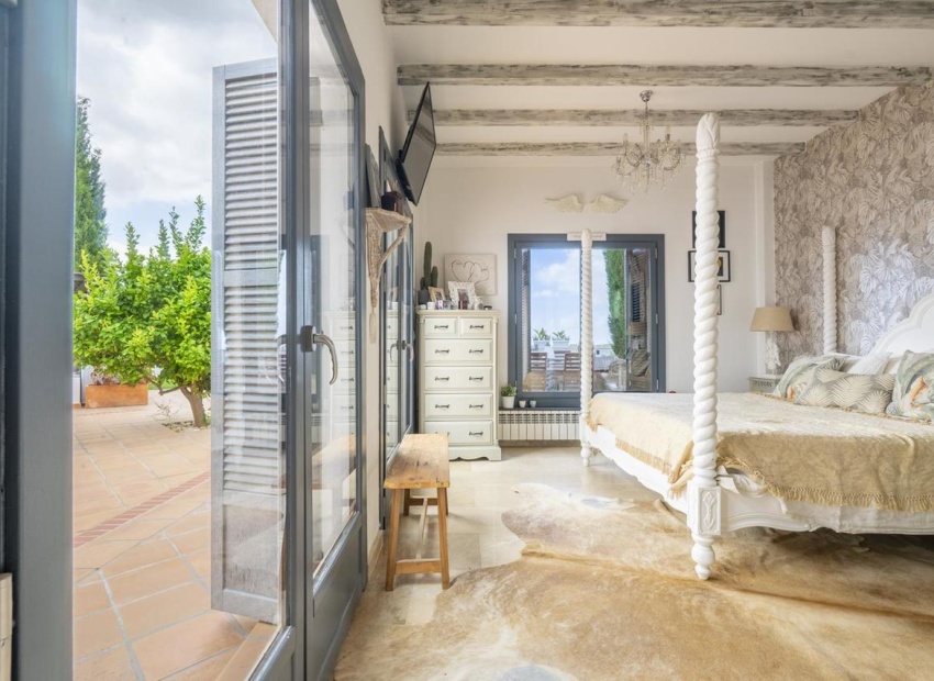 Reventa - Villa - Banos y Mendigo - El Valle Golf Resort