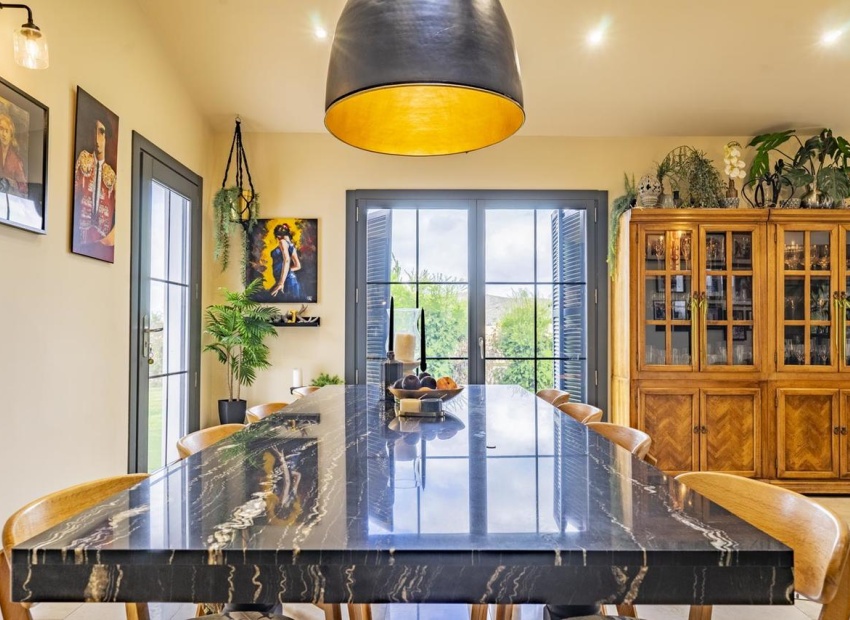 Reventa - Villa - Banos y Mendigo - El Valle Golf Resort