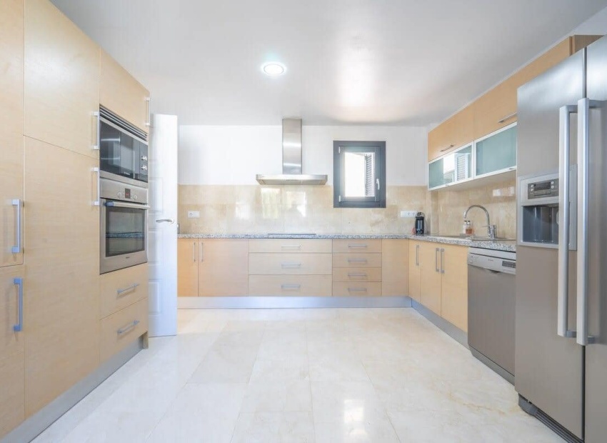 Reventa - Villa - Banos y Mendigo - El Valle Golf Resort