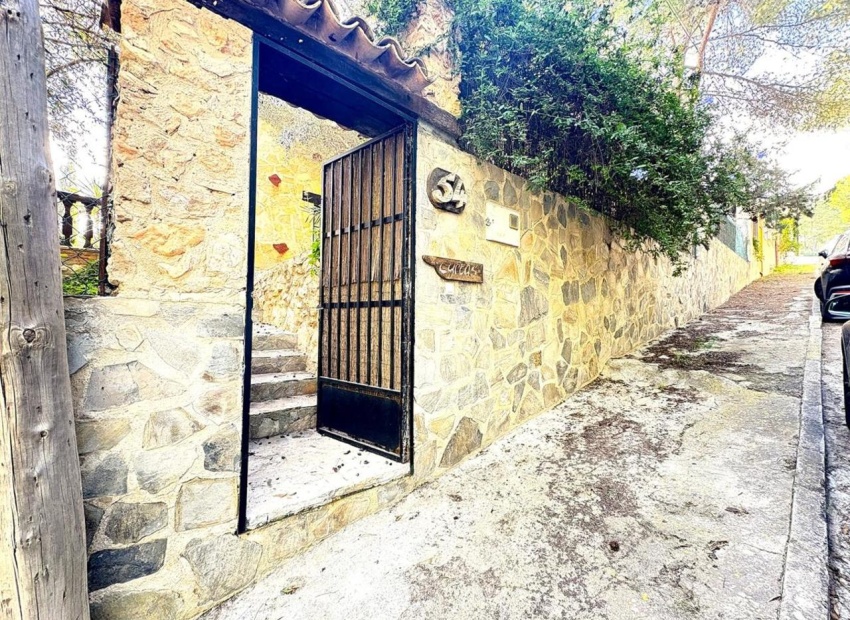 Reventa - Villa - Sucina