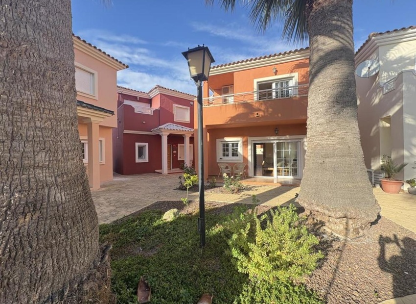 Salón cocina abierta villa Altaona