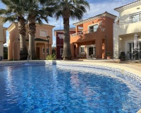 Vrijstaande villa Altaona Golf Murcia