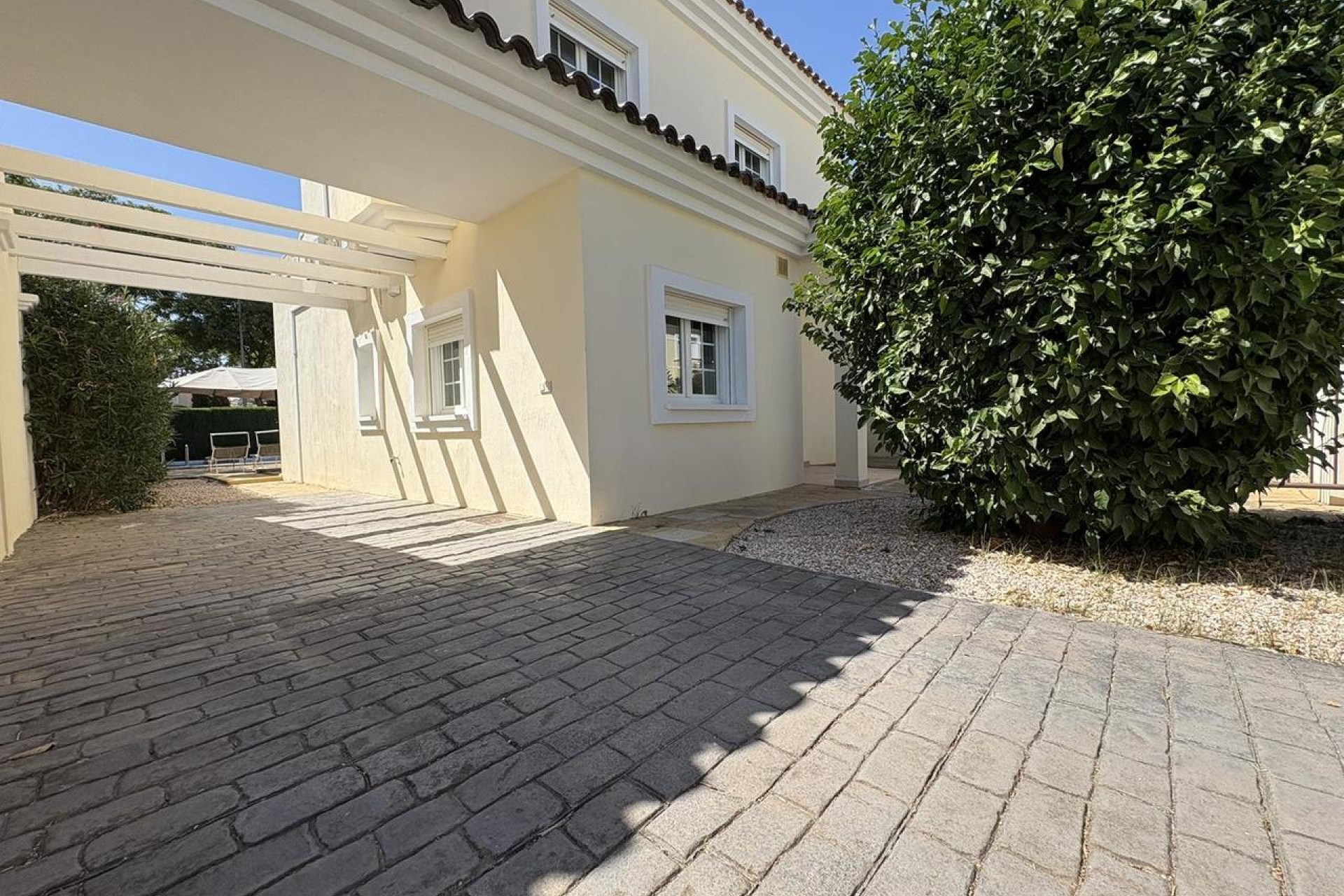 Zwembad en zonneterras villa Spanje