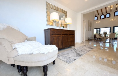 Reventa - Villa - Banos y Mendigo - El Valle Golf Resort