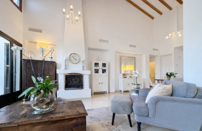 Reventa - Villa - Banos y Mendigo - El Valle Golf Resort