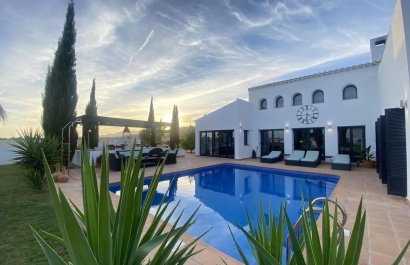 Reventa - Villa - Banos y Mendigo - El Valle Golf Resort