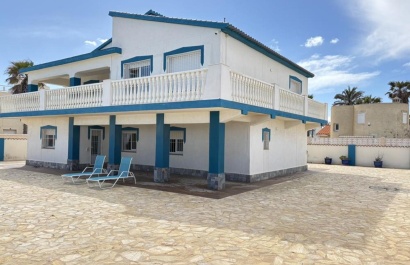 Resale - Villa - La Manga del Mar Menor - Mar Menor