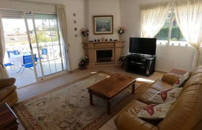 Resale - Villa - Algorfa