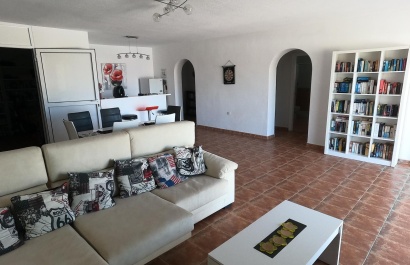 Resale - Villa - Algorfa