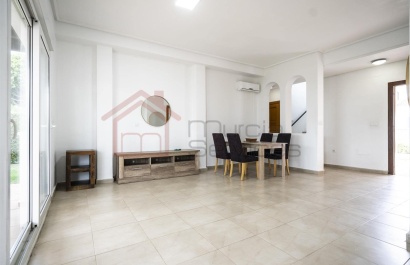 Resale - Villa - Roldan - La Torre Golf Resort