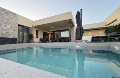 Moderne slaapkamer met terras Altaona villa